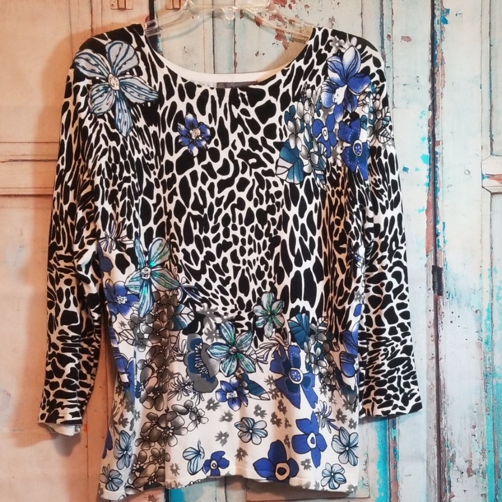 💥❤🎪ISA Floral and Animal Print Top